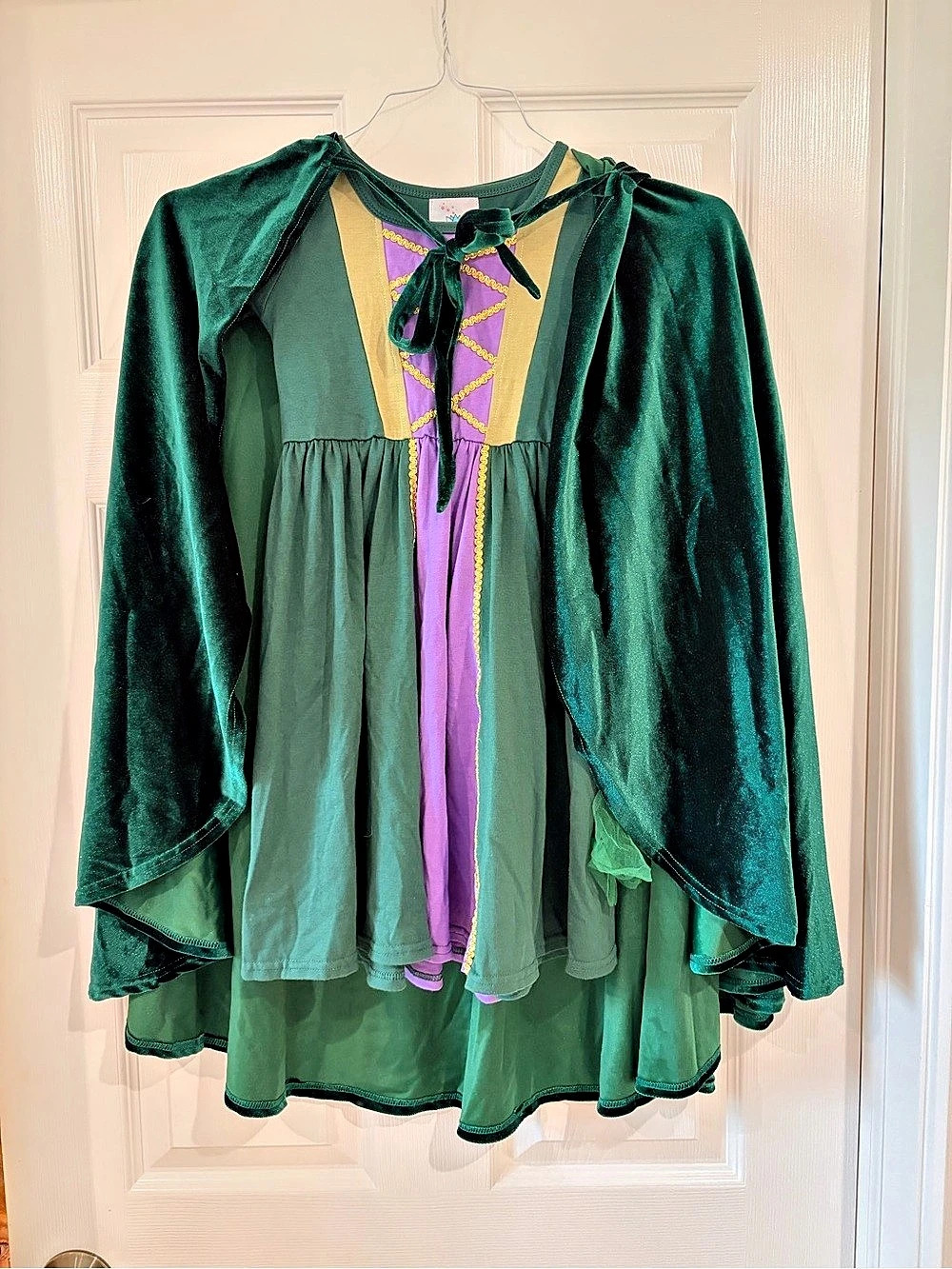 Kids Hocus Pocus Winifred Sanderson Halloween Costume dress and hooded cape